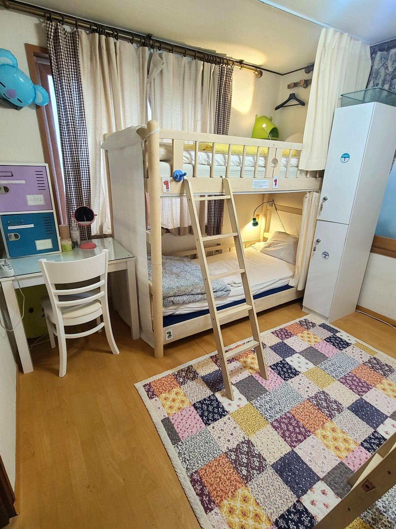Appletree Guesthouse Сеул Экстерьер фото